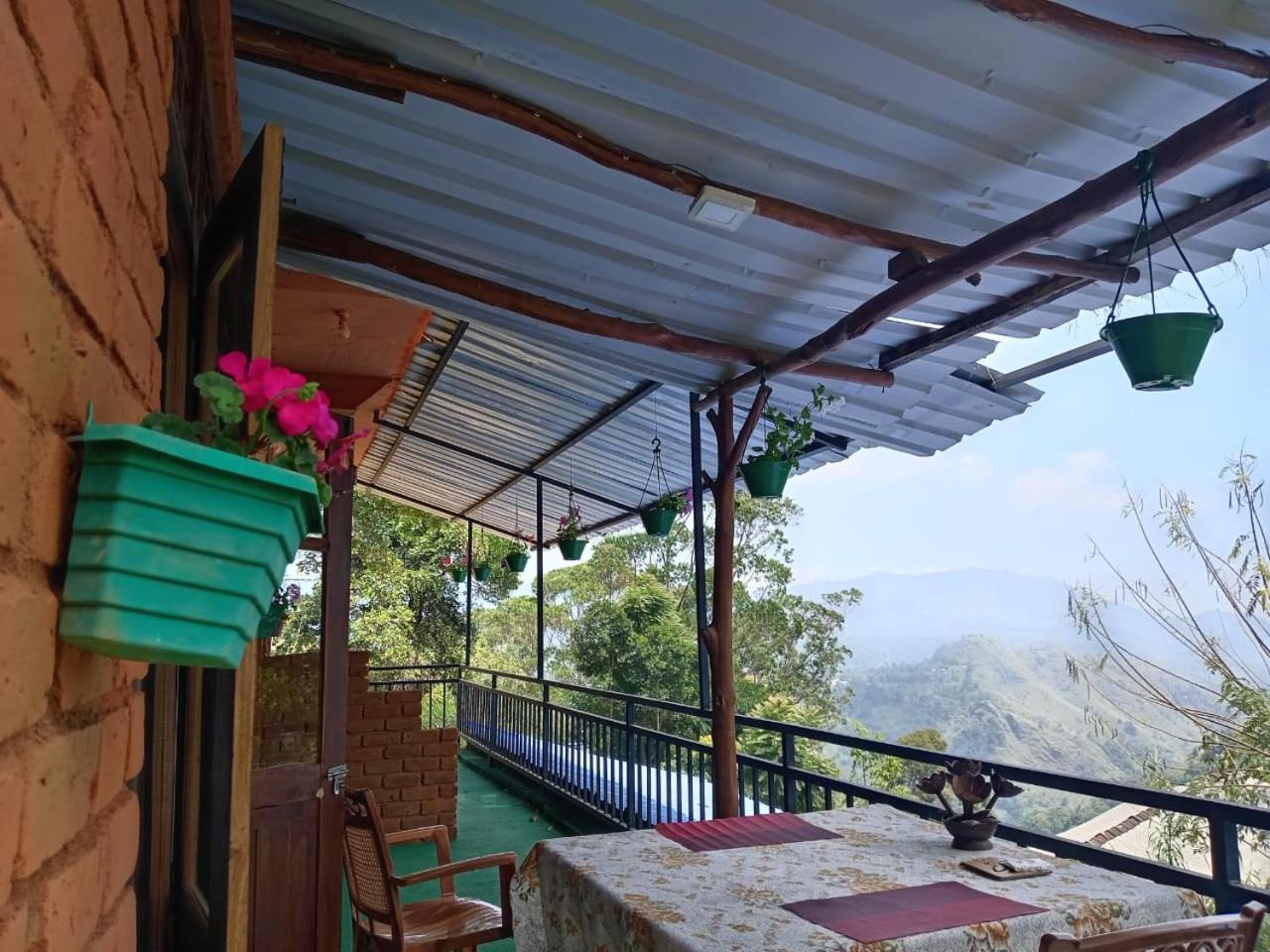 Apurvi Homestay Ella Exteriér fotografie