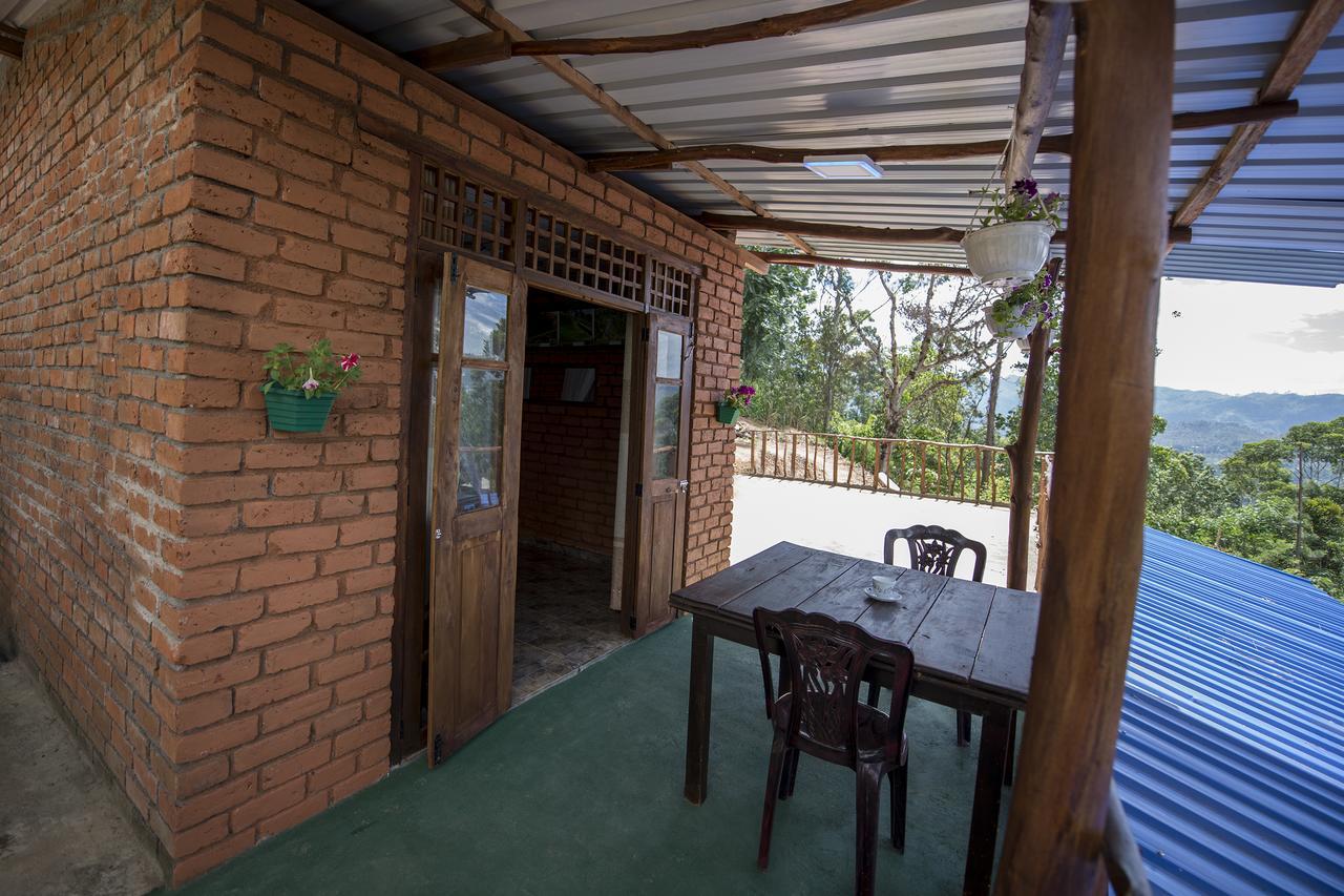 Apurvi Homestay Ella Exteriér fotografie