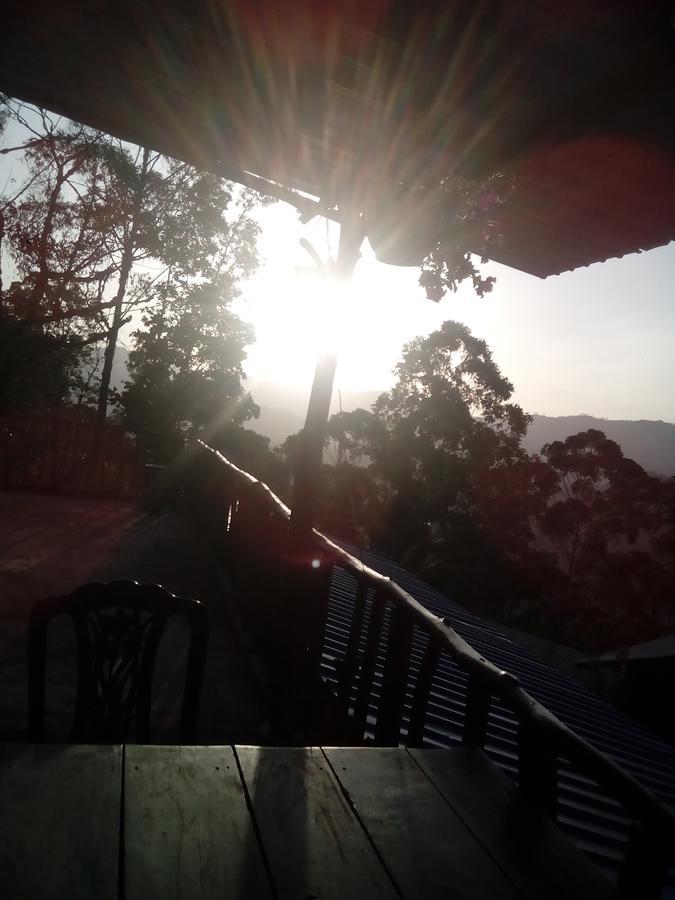 Apurvi Homestay Ella Exteriér fotografie