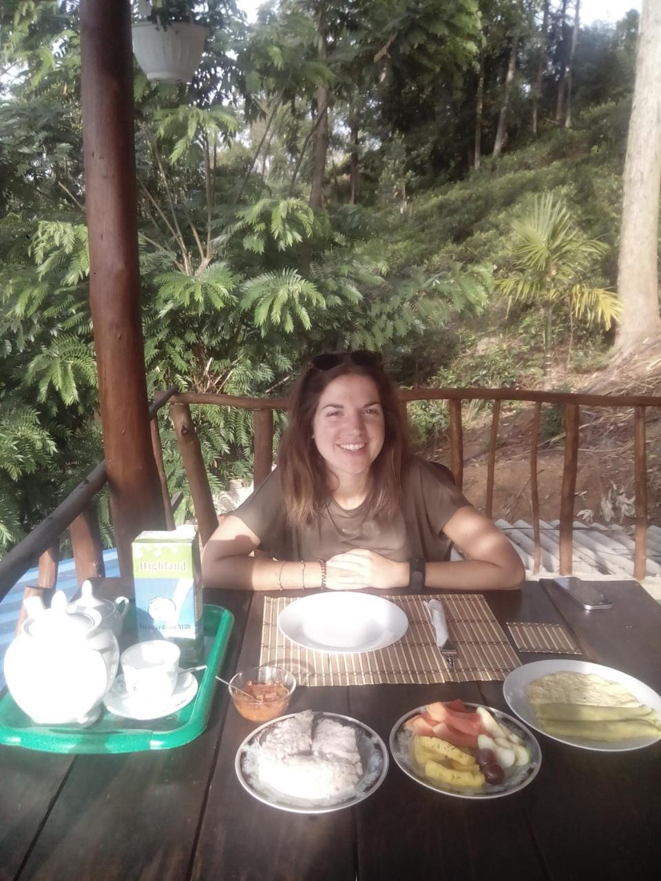 Apurvi Homestay Ella Exteriér fotografie