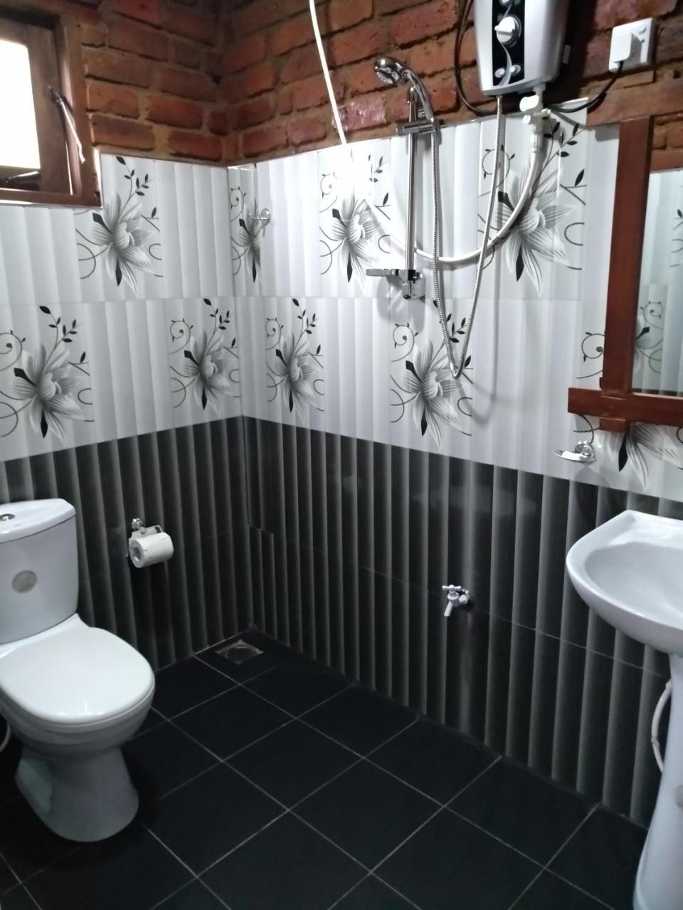 Apurvi Homestay Ella Exteriér fotografie